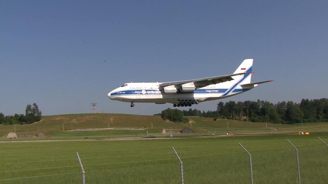 RA-82043.jpg